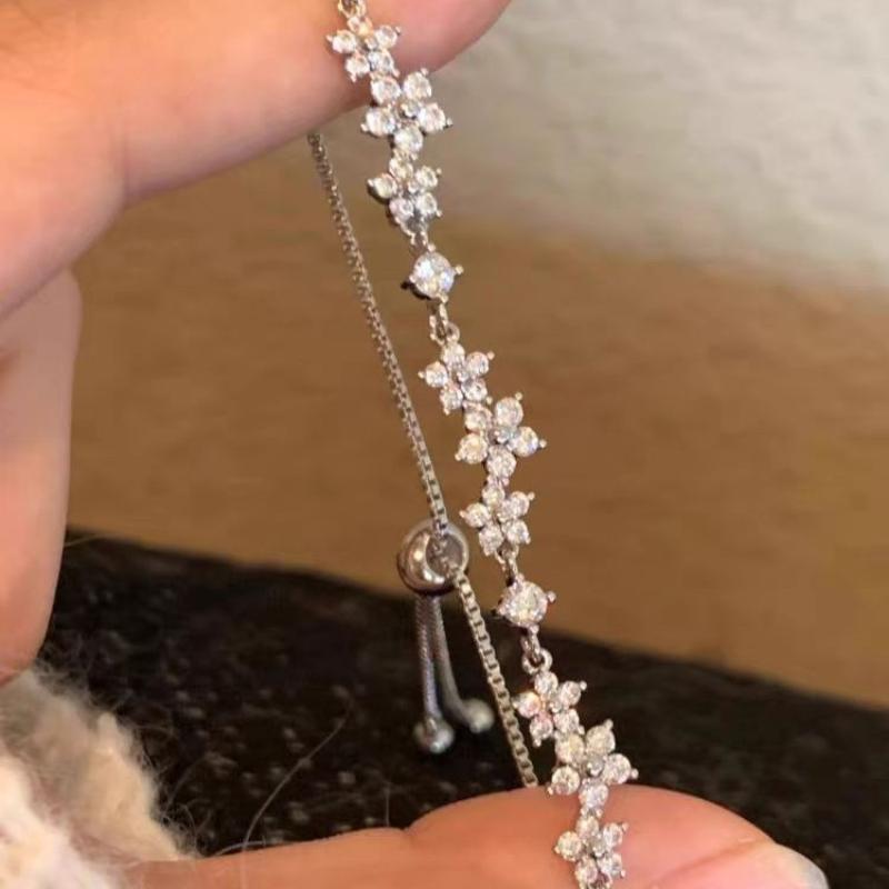 Zinc Alloy Bracelet Sparkling Zircon Flower Bracelet Handmade Bracelet Alloy For Daily Wear Fashion Accessory Party