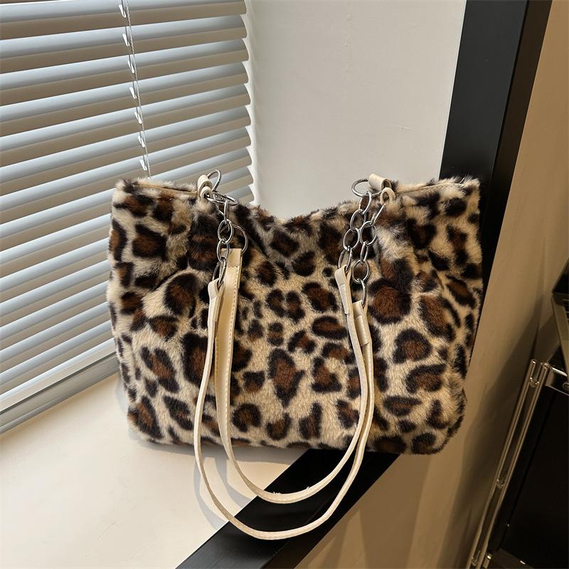 Leopard print plush trend chain, personalized versatile simple fashion casual bag, shoulder underarm bag