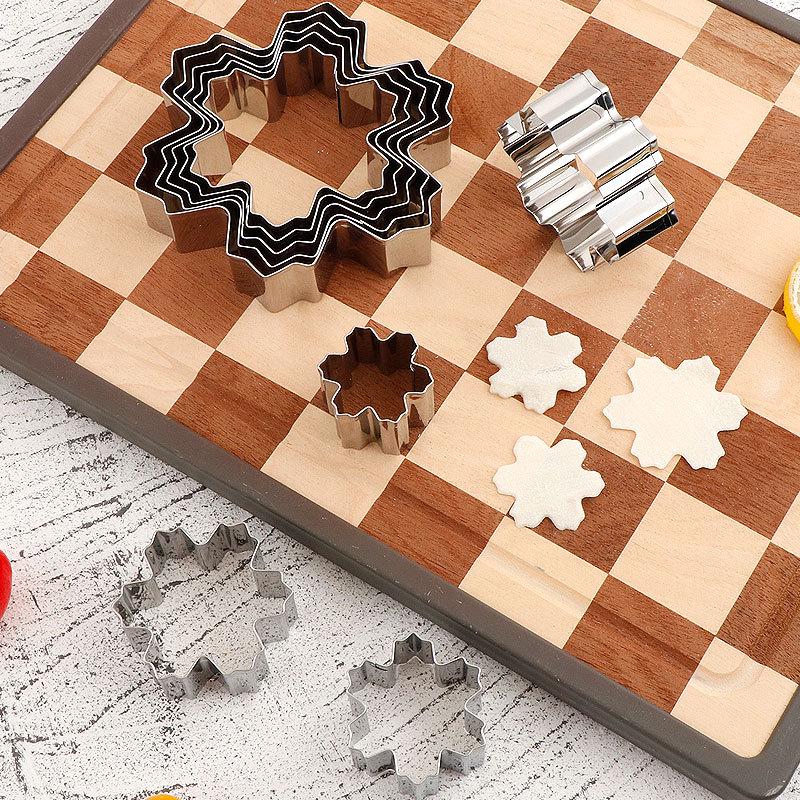 9-Piece 430 Stainless Steel Snowflake Cookie Cutter Set for Christmas Cookies, Biscuits, and Fondant Cakes