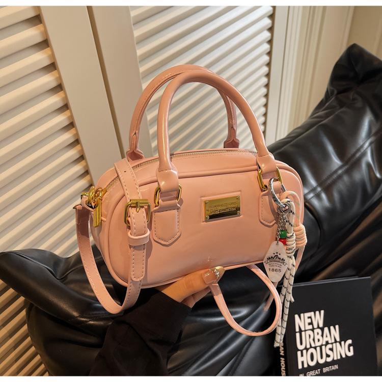 Tragbare Bowlingtasche Damen neue Frühling- und Sommer-Umhängetasche hochwertig vielseitig kleine quadratische Tasche