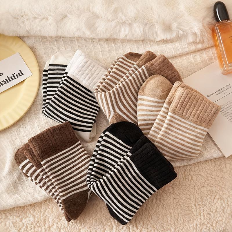 Retro Striped Women's Plus Velvet Mid-Calf Socks - Thick Terry Loop for Autumn/Winter Warmth