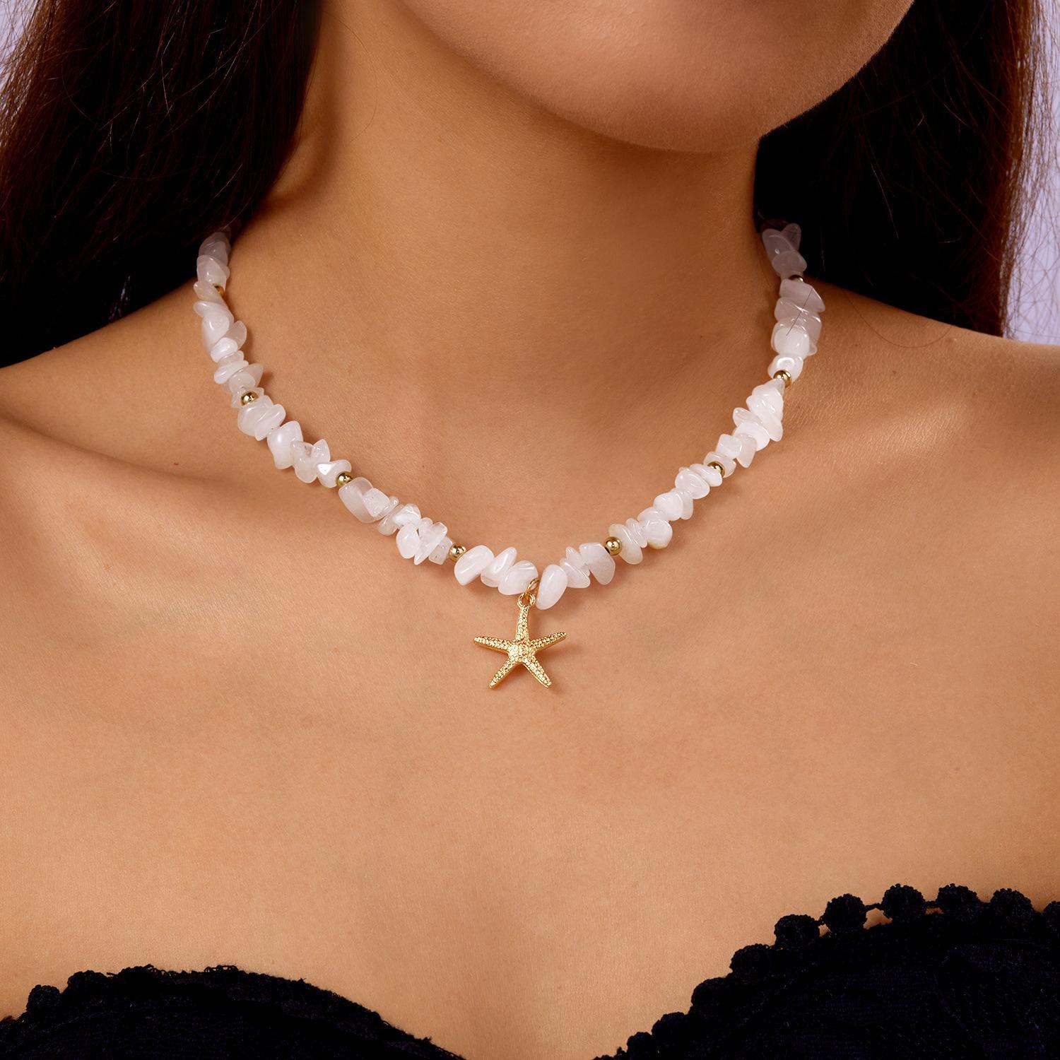 Summer Dopamine Sweet Gravel Butterfly Necklace Female, Holiday Wind Beaded Versatile Necklace