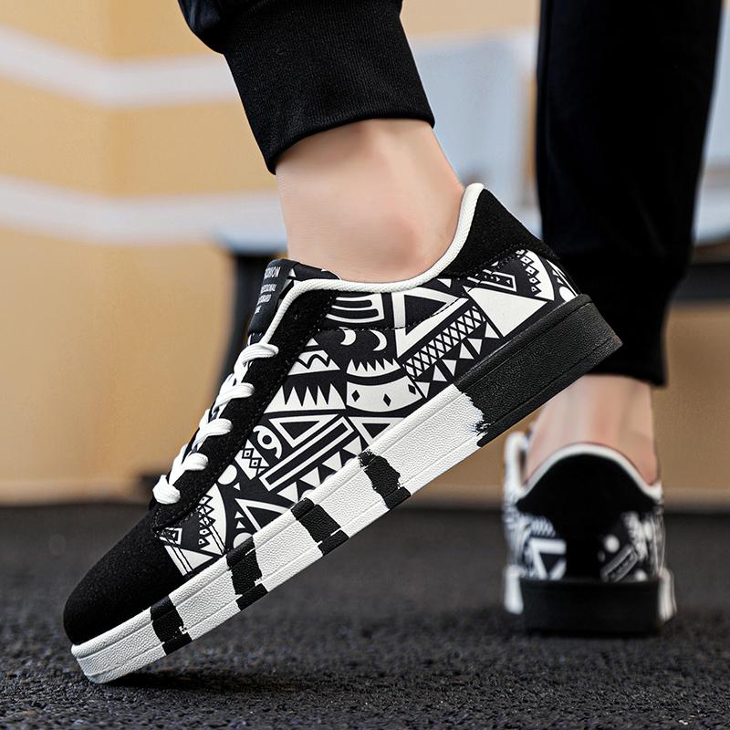 MAEDEF Sneakers Man Flat Couple Skate Sneakers Male Female Casual Sports Canvas Shoes Comfortable Walking Shoes Men Women Shoes