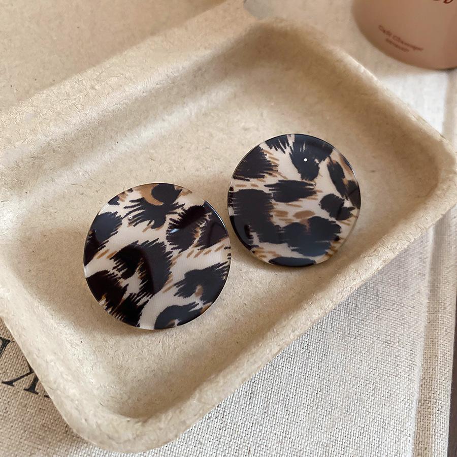 French retro autumn and winter geometric leopard print earrings stud earrings personalized earrings design sense niche