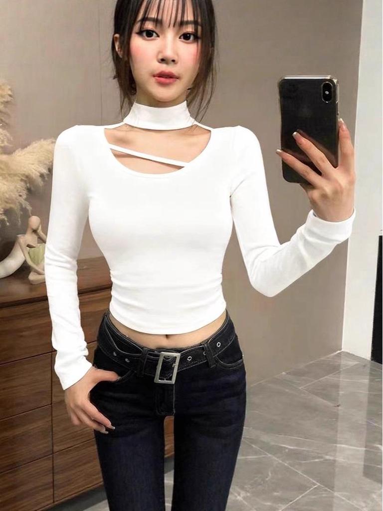 Spicy Girl Style Halter Neck Long Sleeve T-Shirt: Spring & Autumn Slim Fit, Pure Design, Short Base Layer for Women.