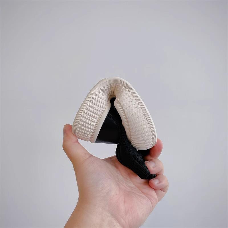 Nuevas botas de otoño para niños, zapatos para niñas, calcetines tejidos en el extranjero, botas cómodas antideslizantes para niños, botas individuales