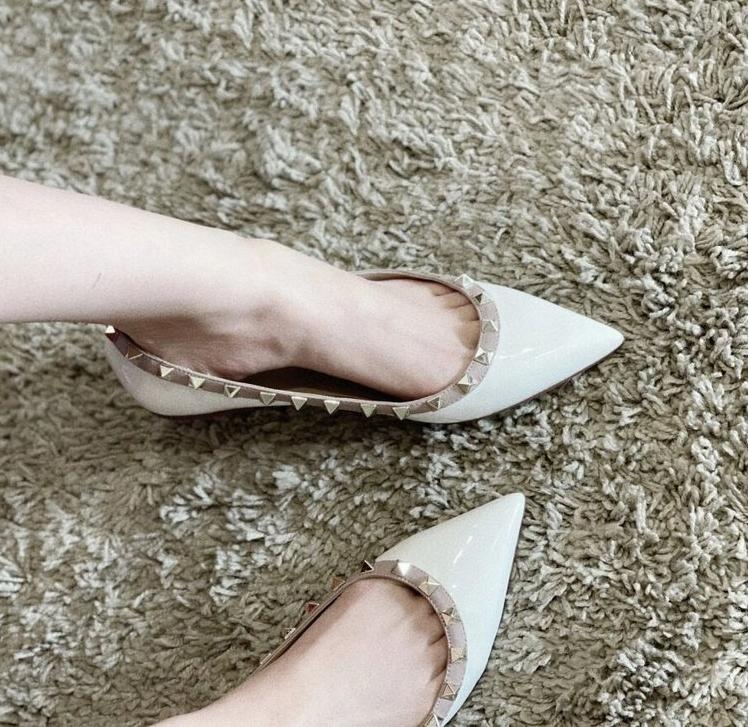 Rivet pointed toe low-heeled shoes spring and summer new retro sexy patent leather sandals fashionable shallow women's shoes