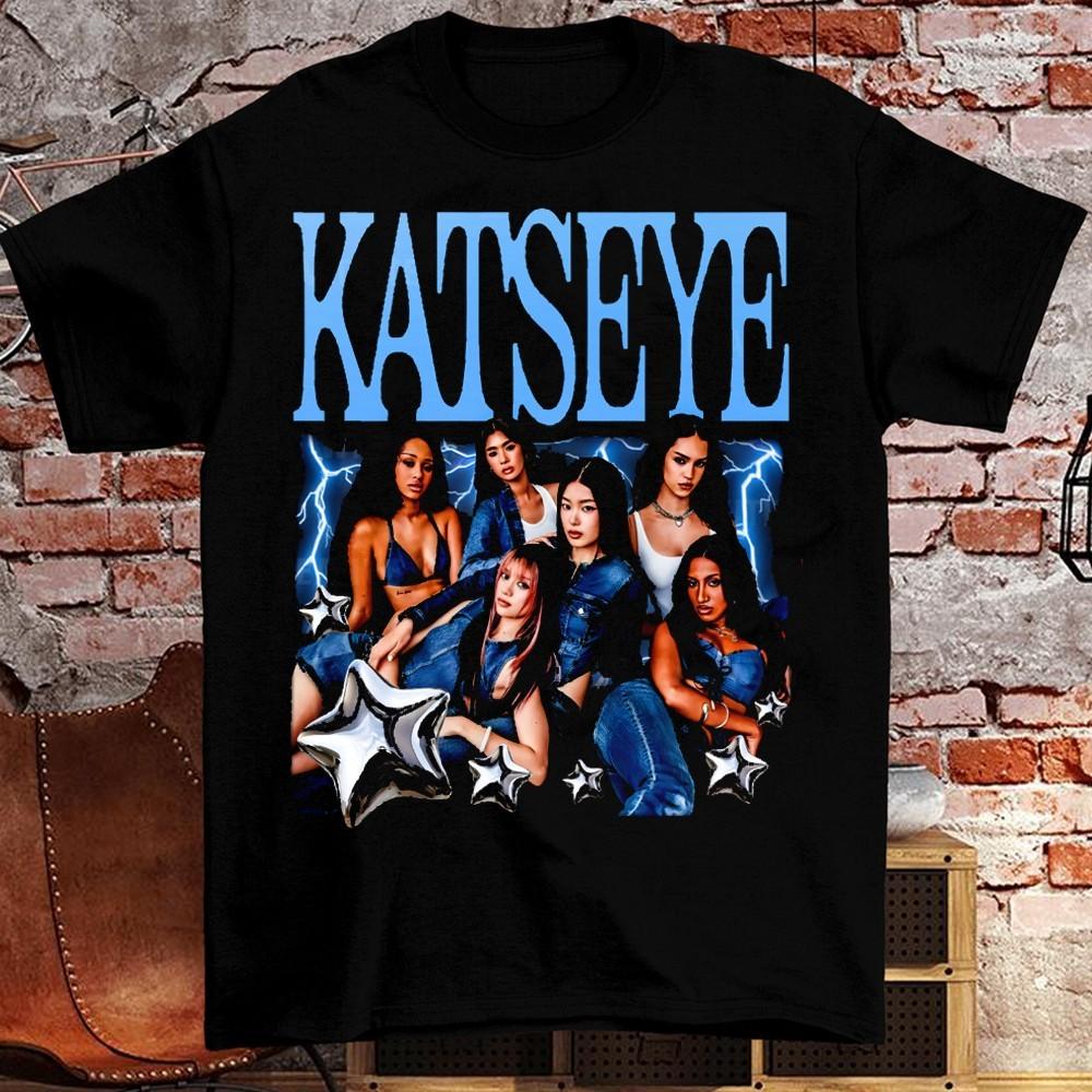 

Редкий Katseye Подарок Семья Унисекс S-235XL 22D104 Унисекс Футболка M