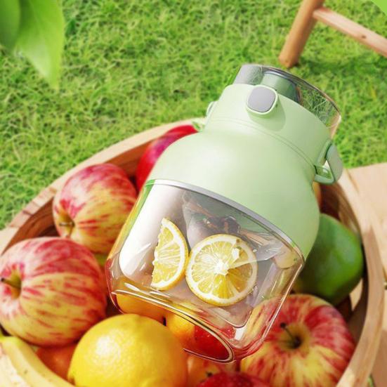 Fruit Juicer Portable Personal Blender BPA-Free Easy to Clean Rechargeable