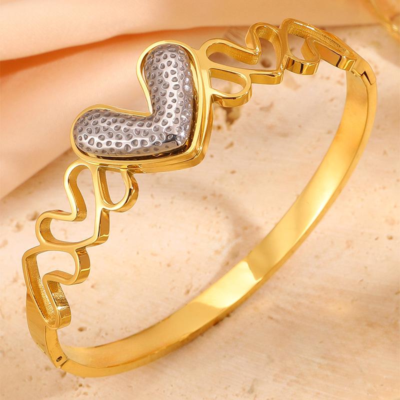 Light Luxury Meteorite Hollow Love Bracelet Women s Coral Stone V-shaped Jewelry Bracelet 17CM