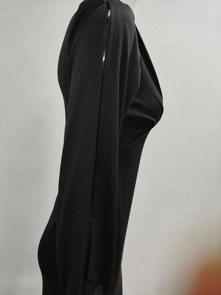 Elegant European & American Pleated Solid Color Dress with Split Sleeves