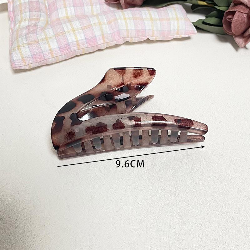 Z-shaped Leopard Print Hair Claw for Women, Large Shark Clip for Back of Head, 2026 New Niche High-end Hair Accessory