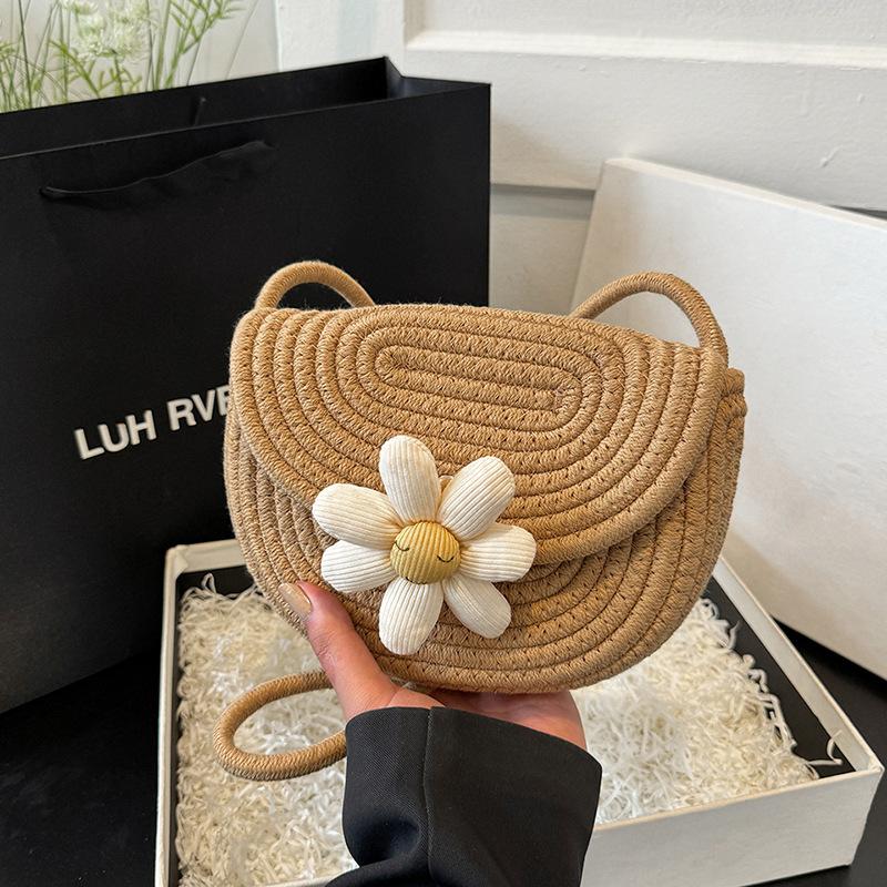Saddle Bag 2025 New Bag Summer Seaside Beach Shoulder Niche Messenger Bag Handmade Straw Holiday Woven Bag
