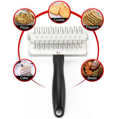 Nålstansrulle Rostfritt stålhjul Pizza Bröd Paj Bakelse Degrulle Plasthandtag Stickhål Pizzarulle Bakverktyg
