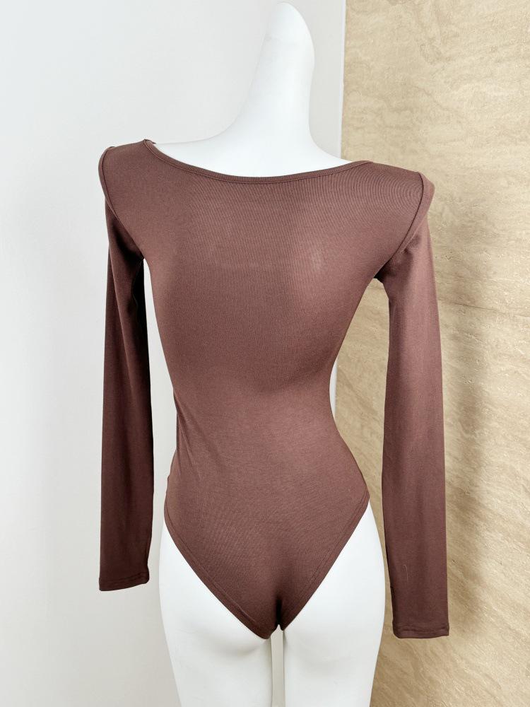 In stoc: Body sexy din bumbac nude prietenos cu pielea cu gât U și mâneci lungi - Croială slim