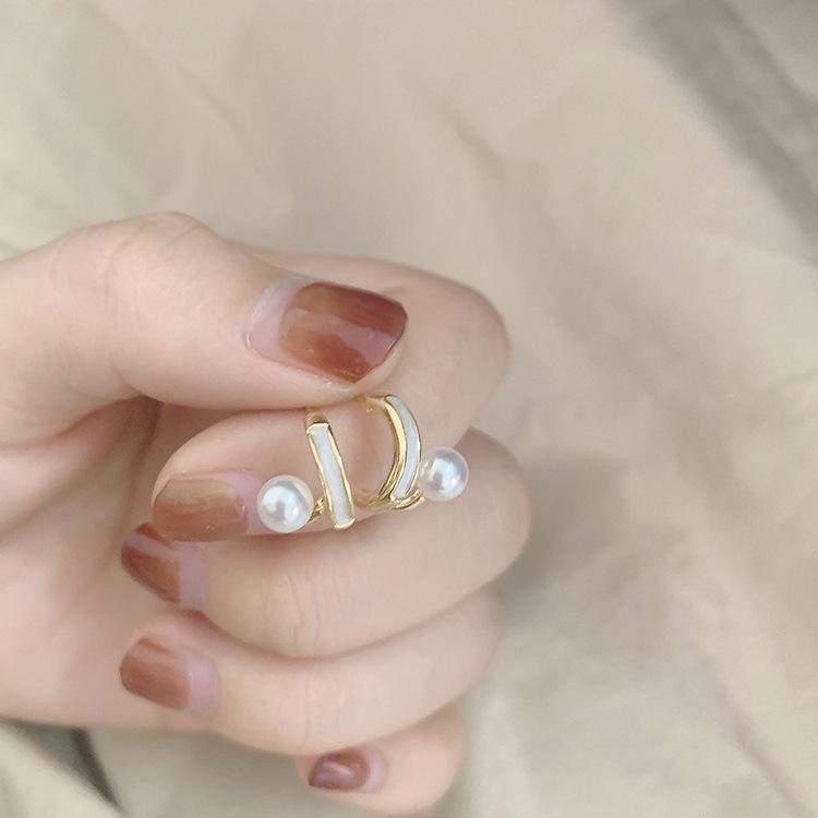 Elegant Drip Oil Pearl S925 Silver Earrings for Women – Versatile Light Luxury High-End Studs.