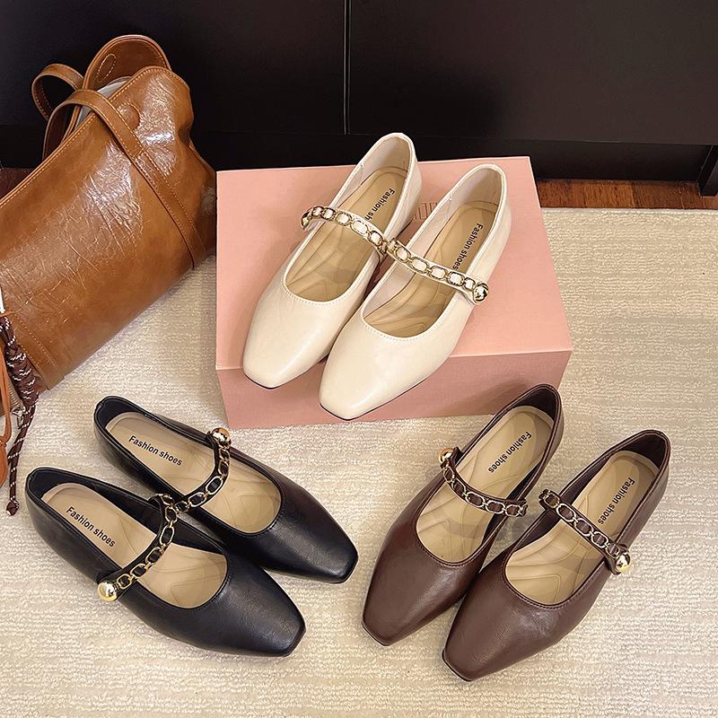 French Retro Single Shoes Women's 2025 Spring and Autumn New Low-heeled Square Head Shallow Mouth One-word Buckle with Shallow Mouth Mary Jane Shoes
