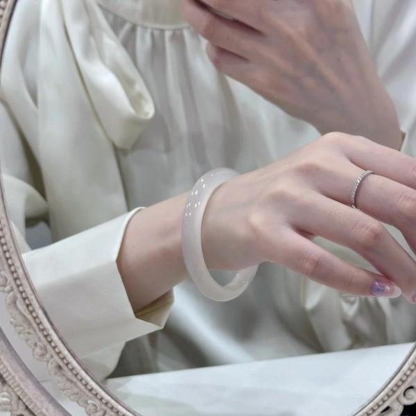 12mm White Moonlight Round Bar Thick Bracelet - New Chinese Style Cheongsam Accessory, Noble Concubine National Style.