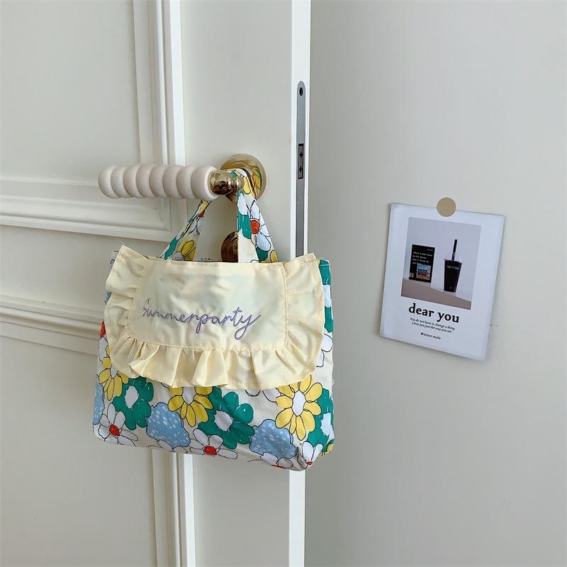 3 New sweet lotus leaf edge bento canvas bag fresh embroidery handbag student handbag spring outing