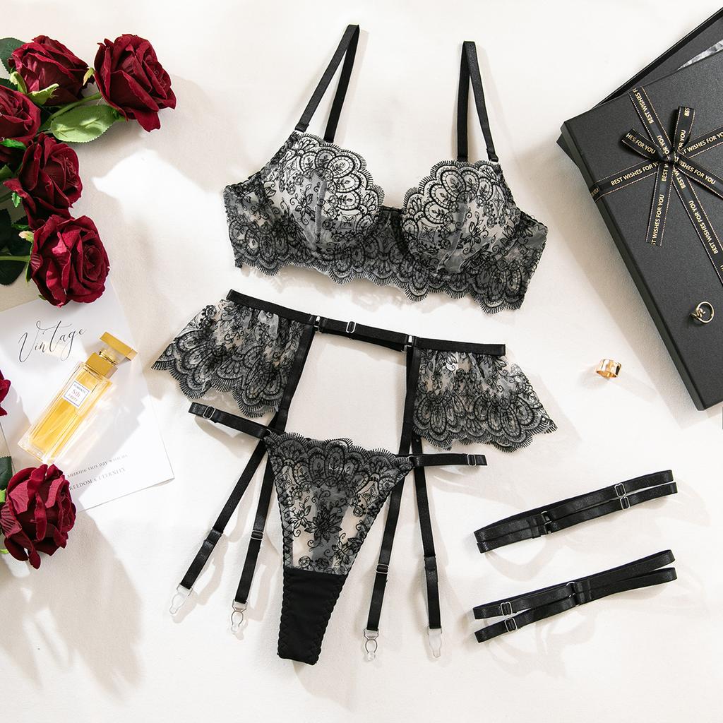 Fashion Red Valentine's Day sexy underwear women's heavy industry embroidery transparent hollow bra garter four-piece set