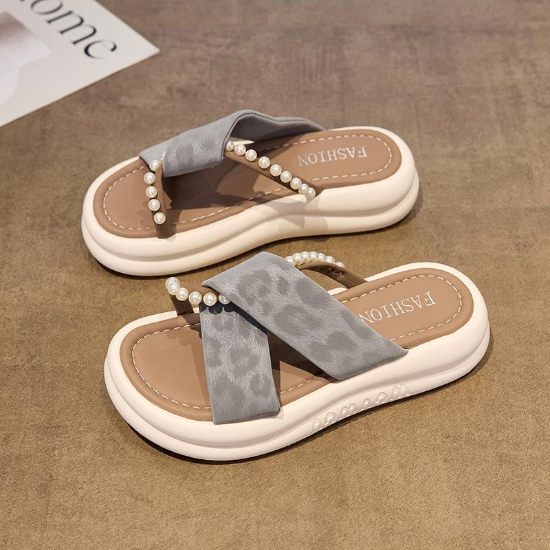 Fashion Hot Selling 2025 New Thick Heel Dopaamine Candy Colored Sandal Women Summer Wear Pearl Little Fragrance Style Fairy Wind Single