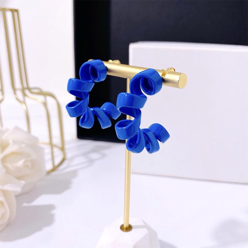 Niche Design Sense, Color Phone Line, Circle Earrings, Fashionable Temperament, Face, Thin Small Spring Earrings