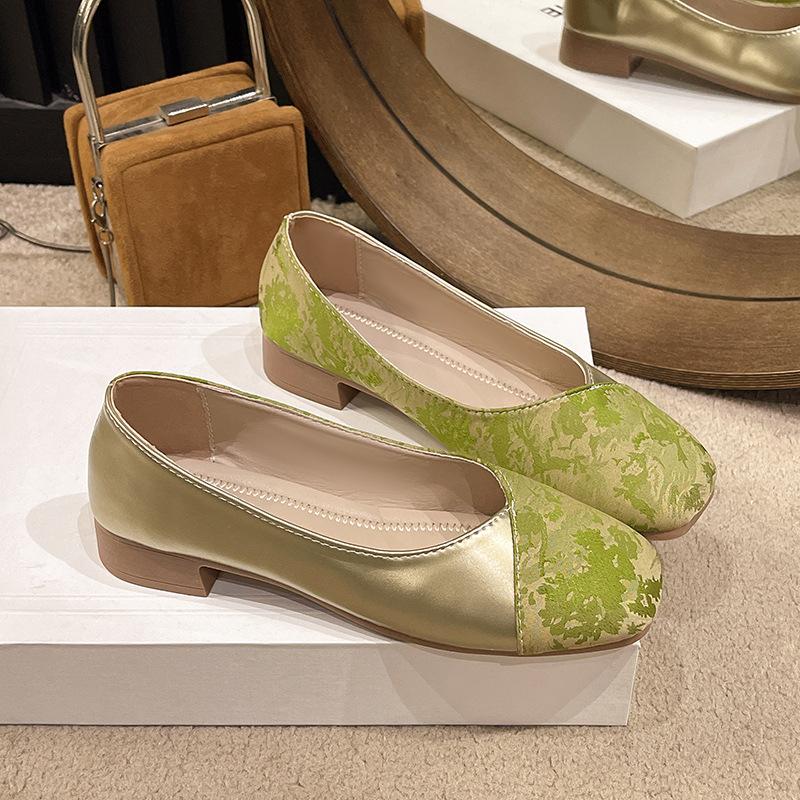 

Весна-лето 2025 новая обувь Guochao с юбкой мягкая кожа квадратный носок толстый каблук французский универсальный низкий каблук одинарная обувь женская обувь 40 зелёный