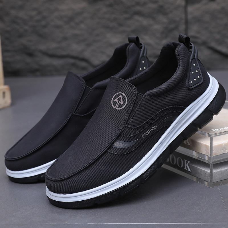 

Men s cloth shoes 2025 new breathable one-pedal casual old Beijing cloth shoes non-slip soft-soled driving shoes dad shoes 44 чорний