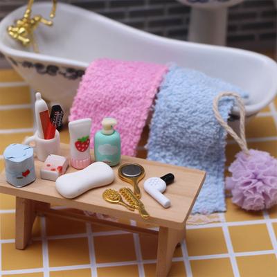 Miniatura Kit Accessori Bagno Mini Asciugacapelli in Plastica Spazzola Pettine Set Porta Sapone per Decorazioni Bagno Casa delle Bambole