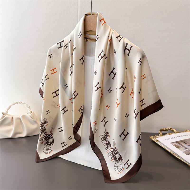 

Каретка Письмо Имитация Шелка Высококачественная Печать Большой Квадратный Шарф Шелковый Шарф Шаль Головной Платок Шарф для Защиты Шеи Декоративный Женский Шарф 90*90cm