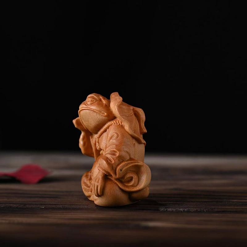 Solid Wood Carving Fortune Telling Golden Toad Sculptures and Figurines Cute Home Room Office Wealth Luck Feng Shui Decor