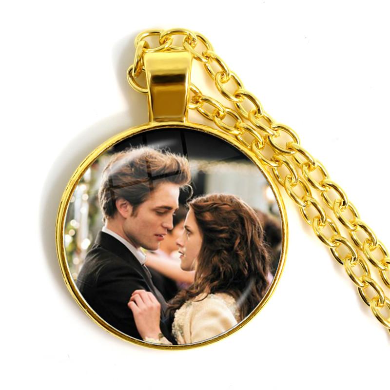 Nieuwe Twilight Film Bella Edward Jacob Renesmee Karakter Glazen Cabochon Hanger Ketting Handgemaakte Sieraden Kettingen