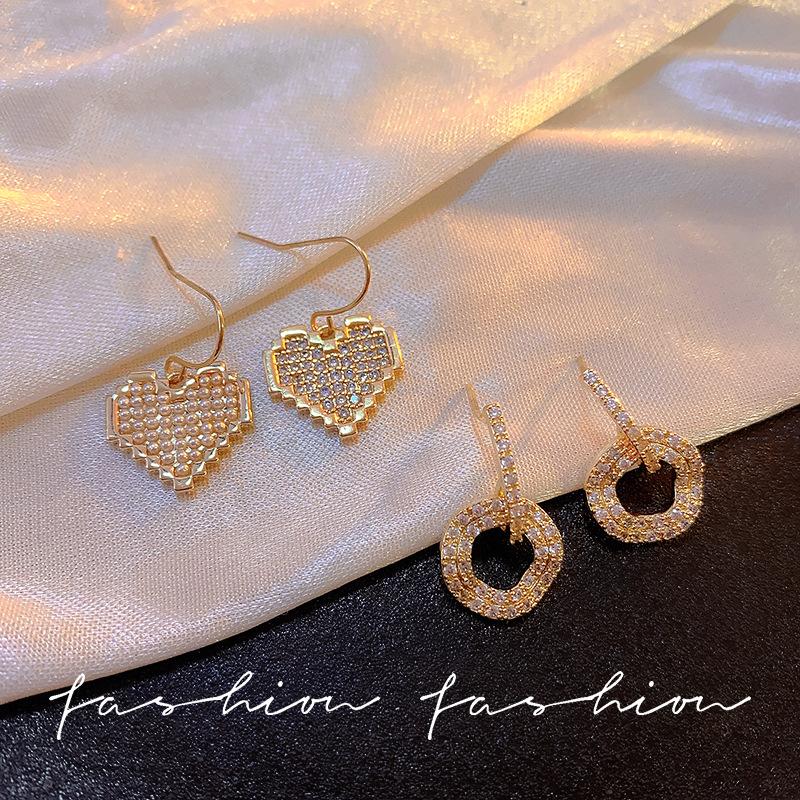 Love Pearl Stud Earrings, Gentle and Versatile Earrings 2026 Light Luxury Simple Ear Buckle Earrings