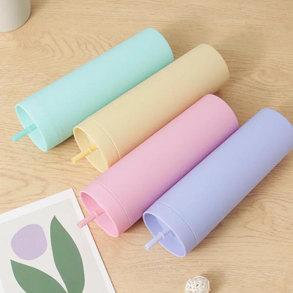 1 Stück- Becher mit Strohhalmen und Deckeln Trinkgeschirr Fruchtsaftflasche Doppelwandige Plastikbecher Geschenk für Festivalparty