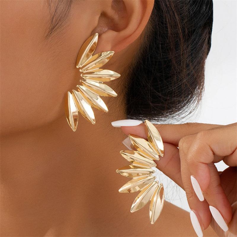 New Exaggerated Fan Shape Women's Hanging Earrings Gold Color Metal Geometric Dangle Earrings for Female European Ear Zircon