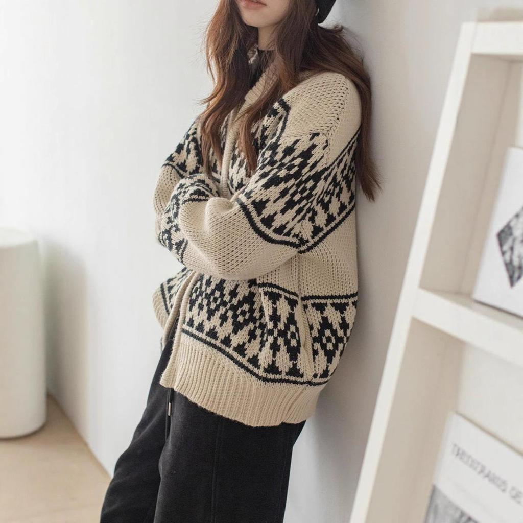 Chic Retro Korean Stand Collar Color Block Knit Cardigan
