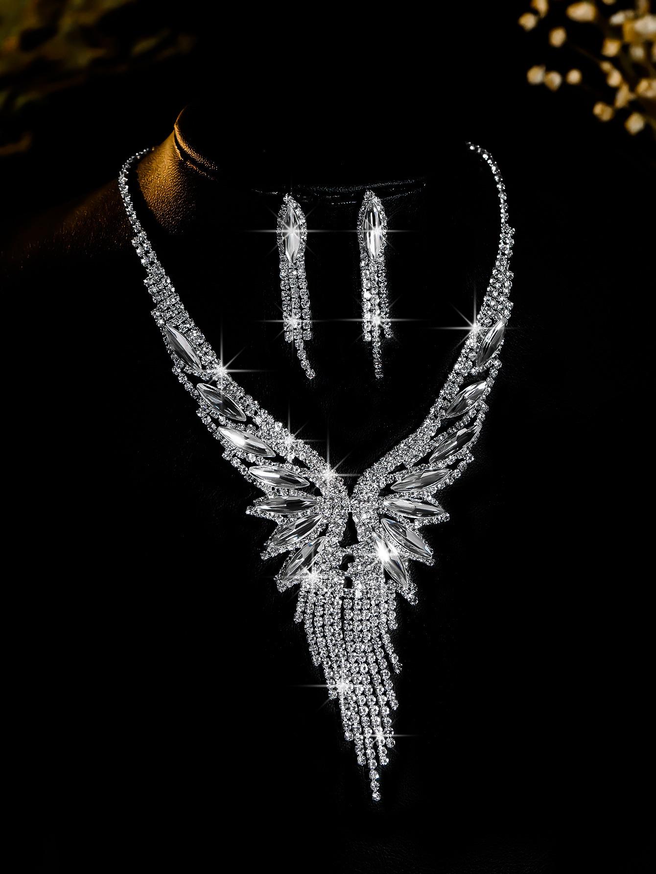 

Свадебные аксессуары Ожерелье Серьги Комплект украшений Банкетный комплект платьев Цепь Универсальные аксессуары для темперамента