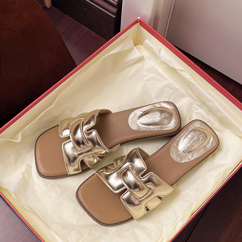 Fashion thick heel temperament slippers women's 2025 summer new square head high heel European and American casual fashion cool slippers women's shoes