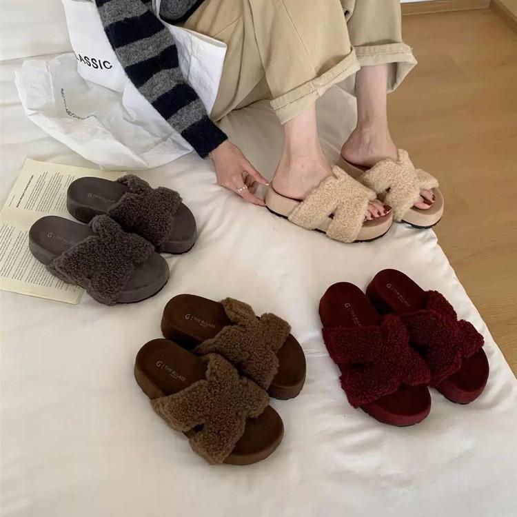 Lamb wool Internet celebrity thick bottom Mao Mao slippers women wear autumn and winter 2025 new celebrity style casual Mao Mao slippers