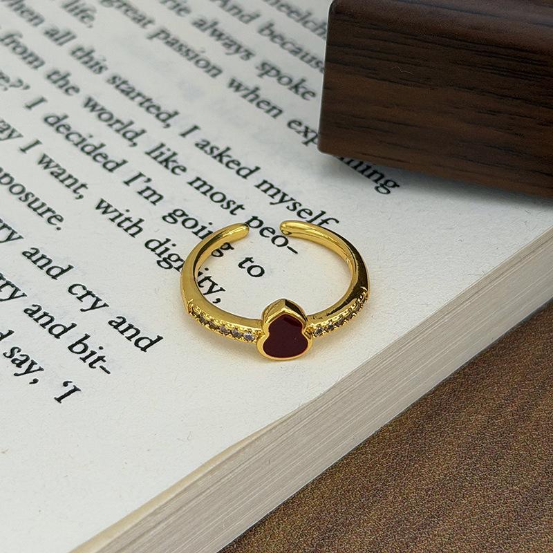 Four-Leaf Clover Gourd, Angora Red Enamel, Open Ring, Diamond-Set Zircon Stacked Ring.