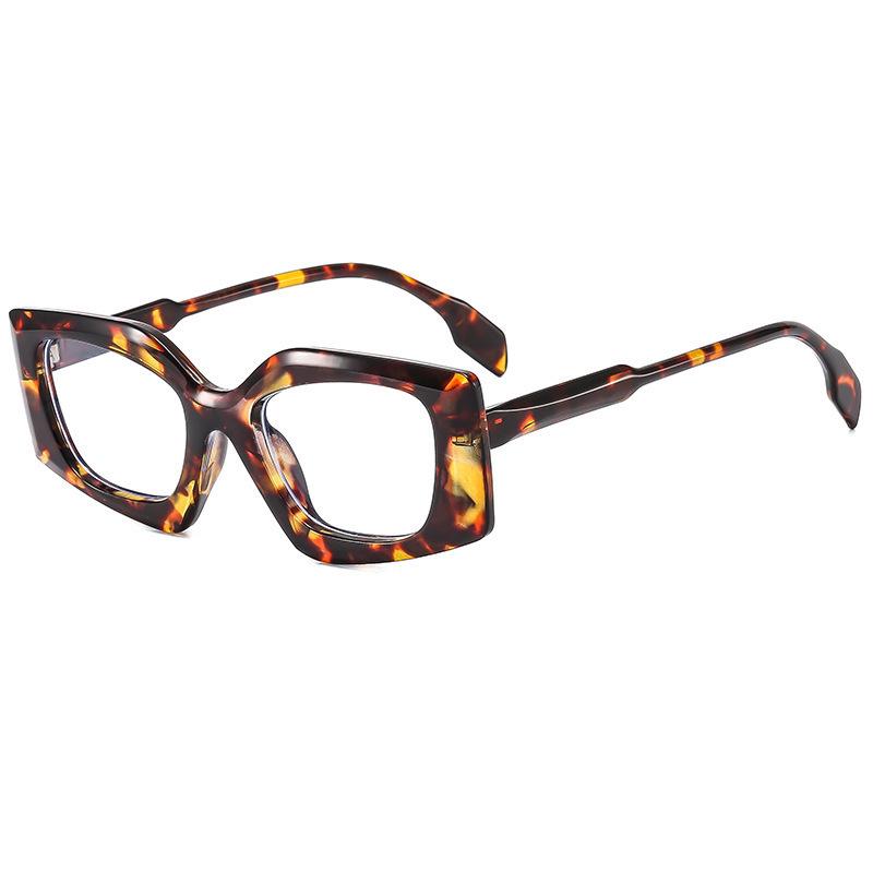 Trendy Square Frame Glasses: European & American Style Myopia Glasses with Clear Lenses for a Smaller Face Look