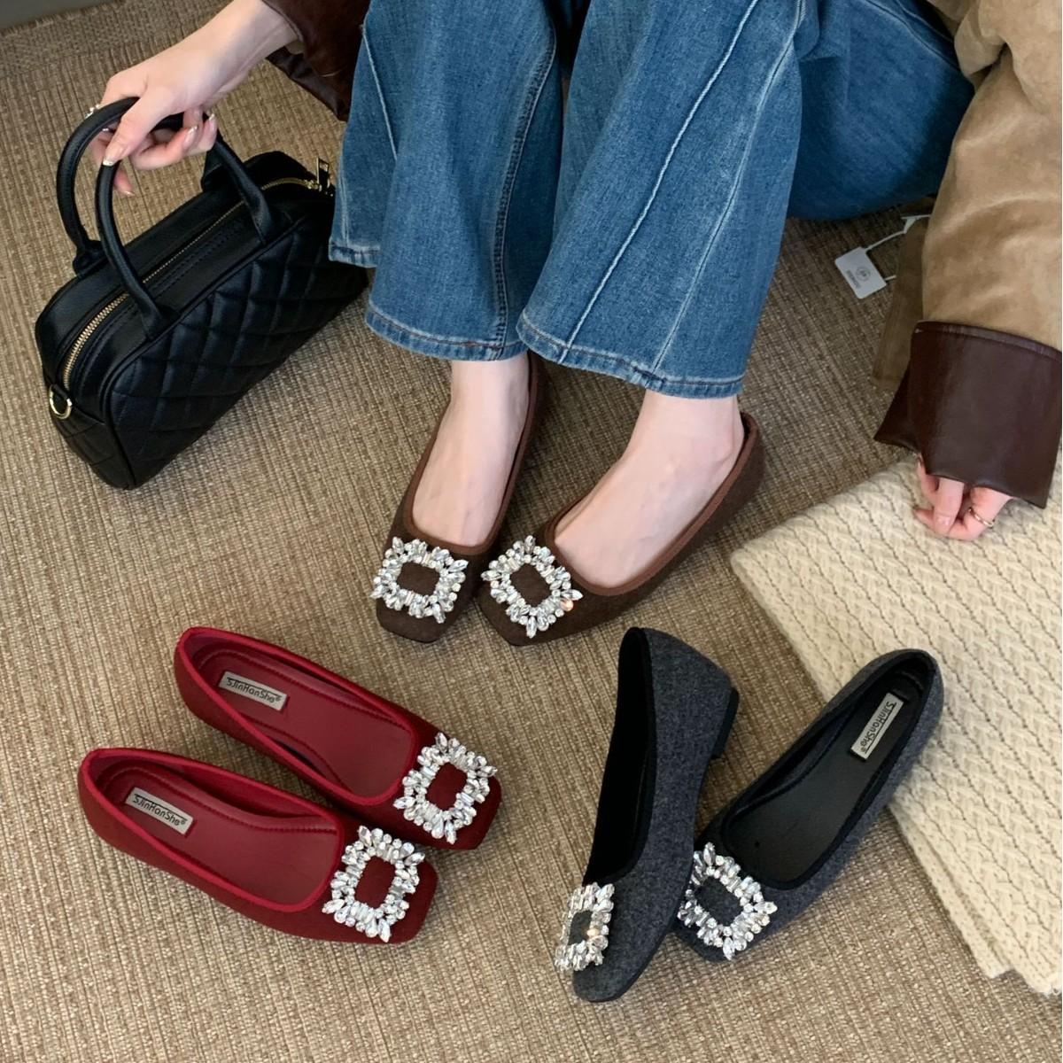 

Spring 2025 new French flat-bottomed high-end rhinestone square buckle satin single shoes women s gentle wind evening shoes 39 красный