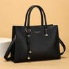 Handheld Fashion Bucket Bag: Large Capacity, Luxurious, Trendy Women's Crossbody and Shoulder Bag