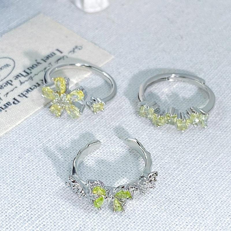 Small Fresh Yellow-Green Zircon Butterfly Flower Row Diamond Ring, Cool Feeling, Light Luxury, High Sense, Niche Colored Treasure Ring Woman