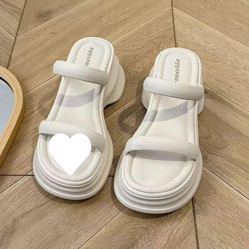 Wear foreign-style thick-soled heightened sandals for women's 2026 summer new Korean version of fashionable versatile casual slippers