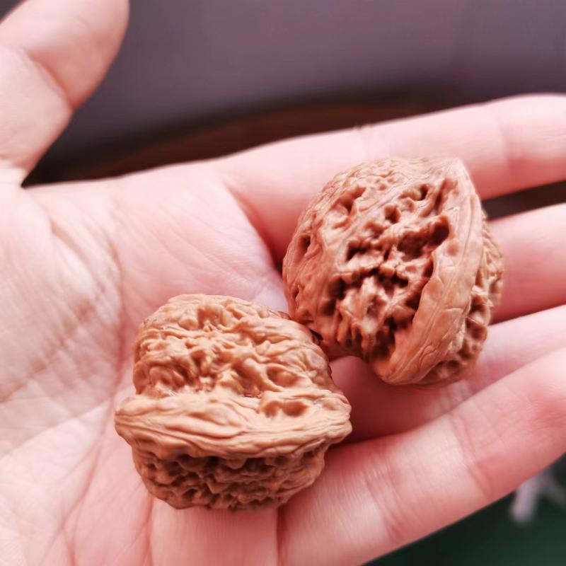 1 Pair Walnut Solid Wood Hand Massage Balls Portable Stress Relief Exercise Tool for Home Decor Ornament