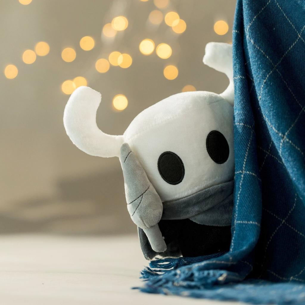 Hollow Knight Zote Plush Toy Hollow Knight Game Merchandise Collectible Soft Stuffed Doll for Fans Xmas Birthday Gift Home Decor
