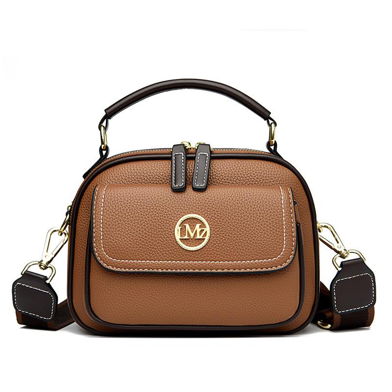 

Soft leather women s bag oblique span bag contrasting colors 2025 new fashionable commuter middle-aged mother small square bag practical versatile sh жёлтый