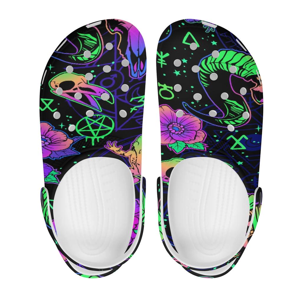 Weiße EVA-Clogs mit buntem X-Print, Leichte Slip-On Gartenschuhe, Atmungsaktive Sandalen für den Strand, Innen- und Außenpantoffeln für Damen und Herren