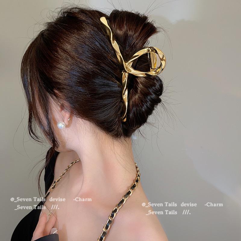 2023 Trendiger großer Metall-Klammerclip für Frauen - High-End Haaraccessoire im Haifisch-Stil